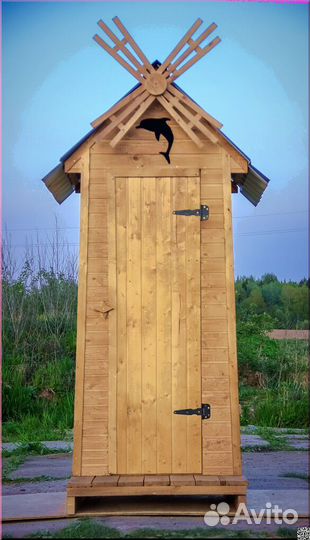 Уличный туалет деревянный