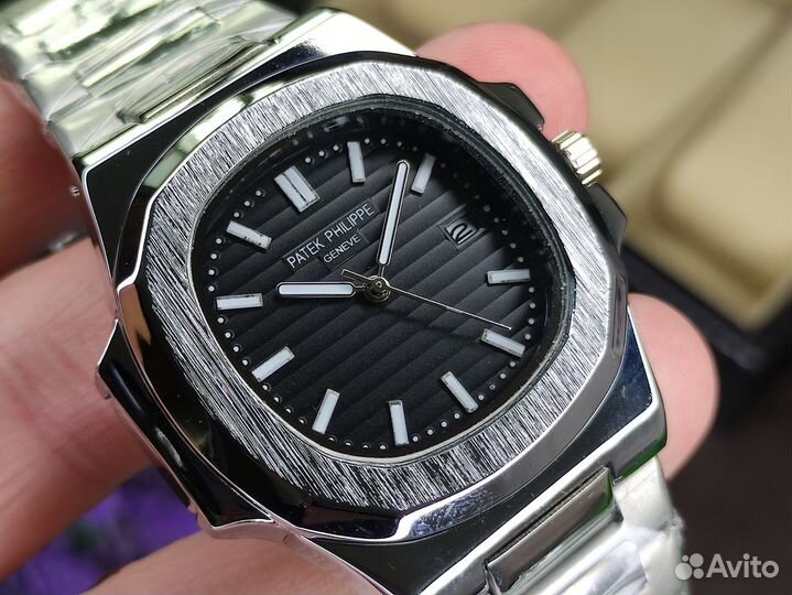 Компактные часы Patek Philippe