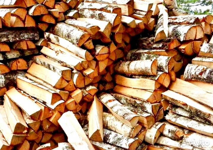 Дрова сложенные