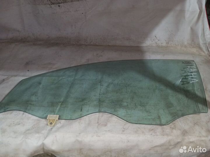 Стекло боковое переднее левое Nissan Teana J31