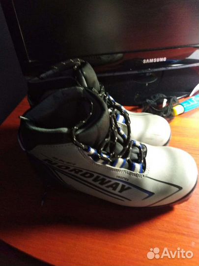 Лыжные ботинки