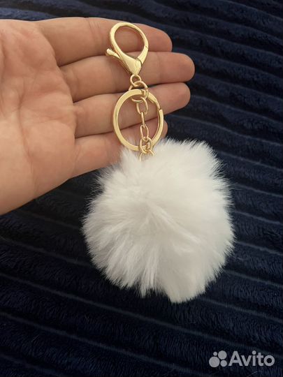 Меховой брелок пушистик