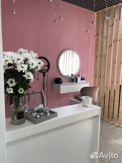 Место мастера бровист/визажист