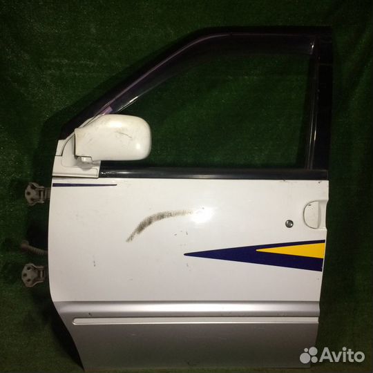 Дверь передняя левая nissan Serena C23 Белая царап