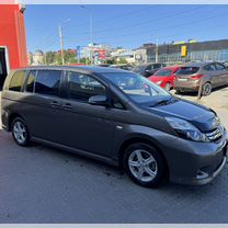 Toyota Isis 1.8 CVT, 2016, 151 000 км, с пробегом, цена 1 550 000 руб.