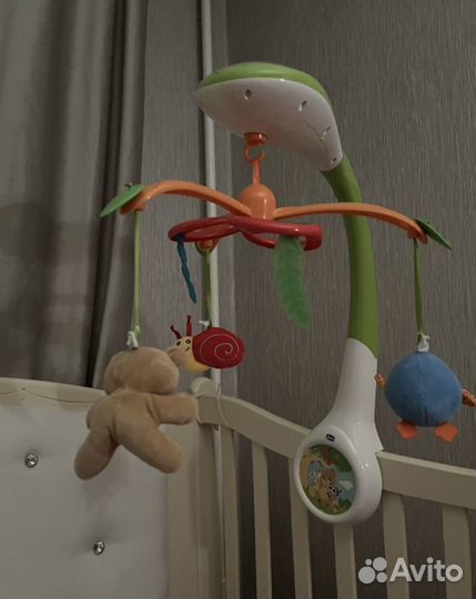 Мобиль на кроватку с проектором chicco