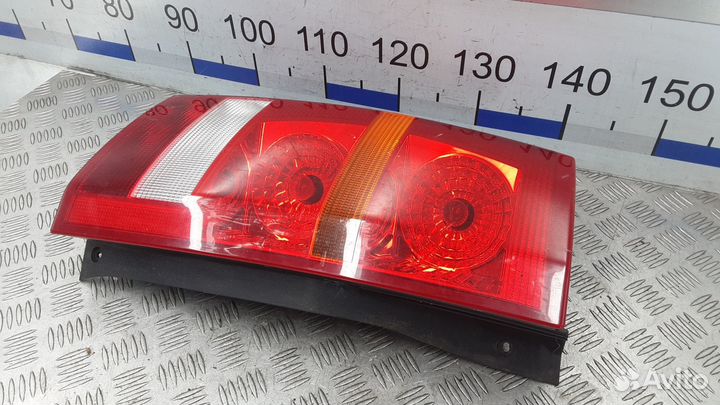 Фонарь задний левый Land Rover Discovery 3 2005