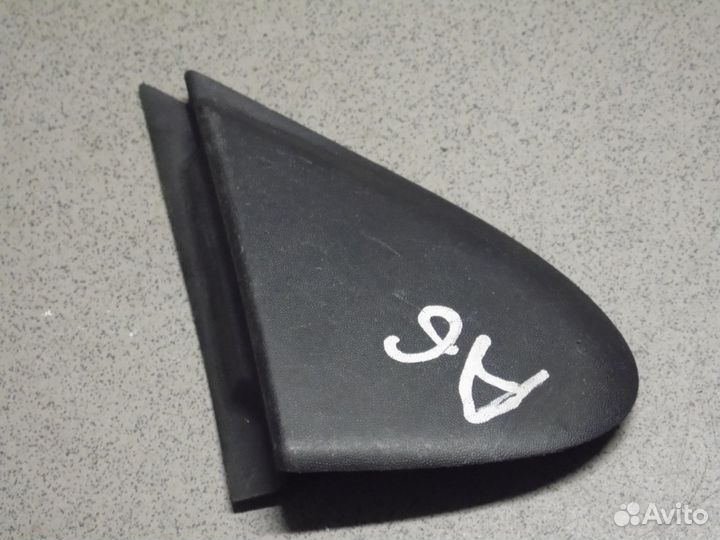 Накладка на правое крыло Рено Меган 3