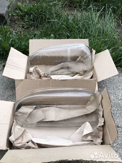 Стекла на фару Golf 3