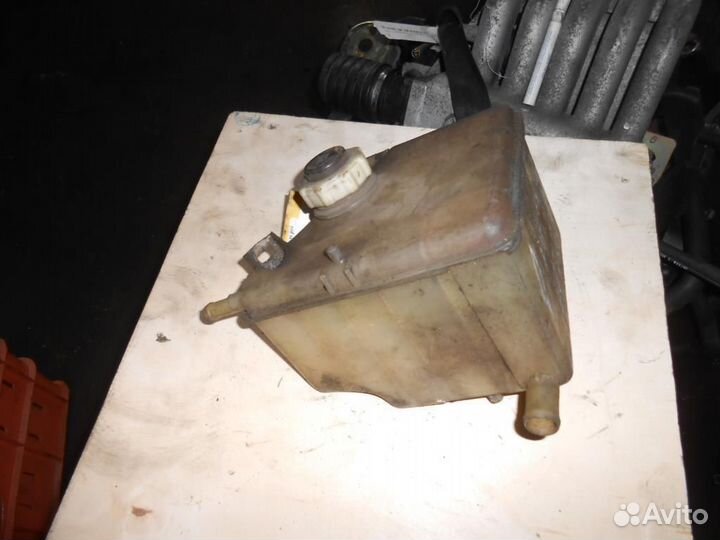 Бачок расширительный Renault Laguna