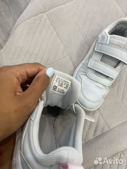 Кроссовки adidas 32