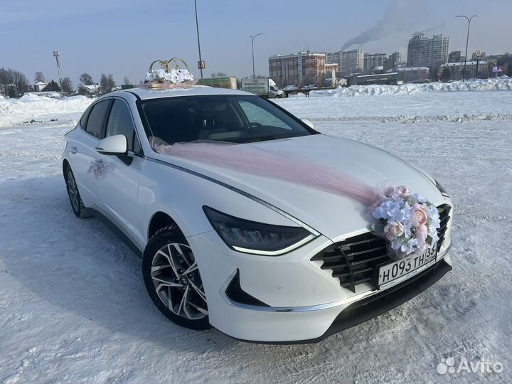 Свадебные украшения на машину розовые