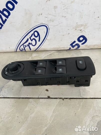 Блок управления стеклодъемниками Renault Captur J5