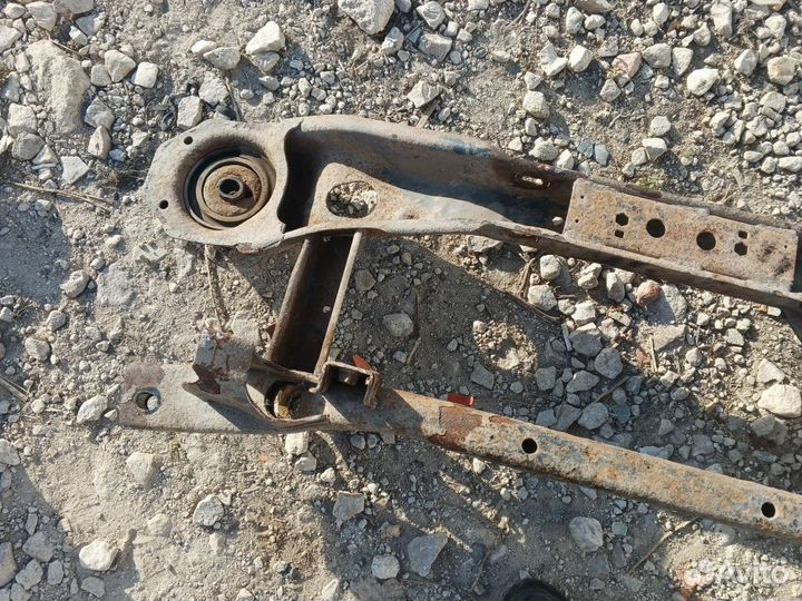 Подрамник задний Ford Focus