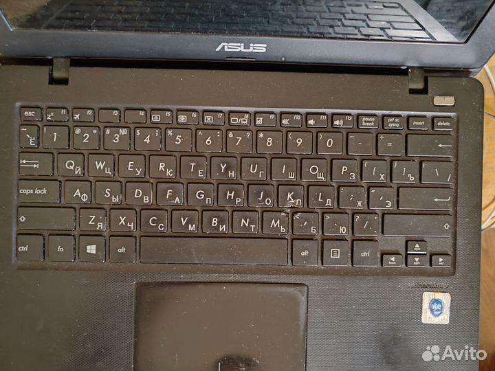 Ноутбук Asus X200M