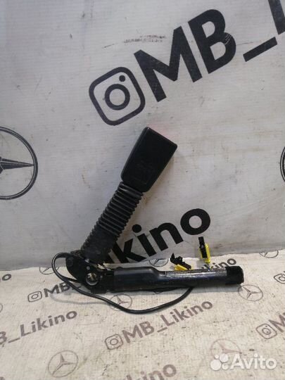 Замок ремня безопасности правый Mercedes Ml W164