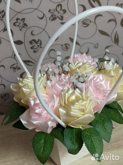 Корзинки с розочками из атласных лент