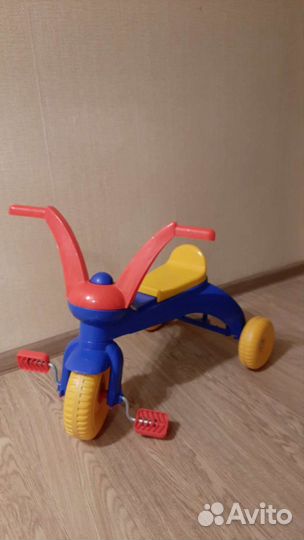 Детский трехколесный велосипед