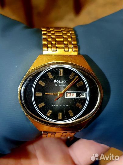 Часы полет стадион