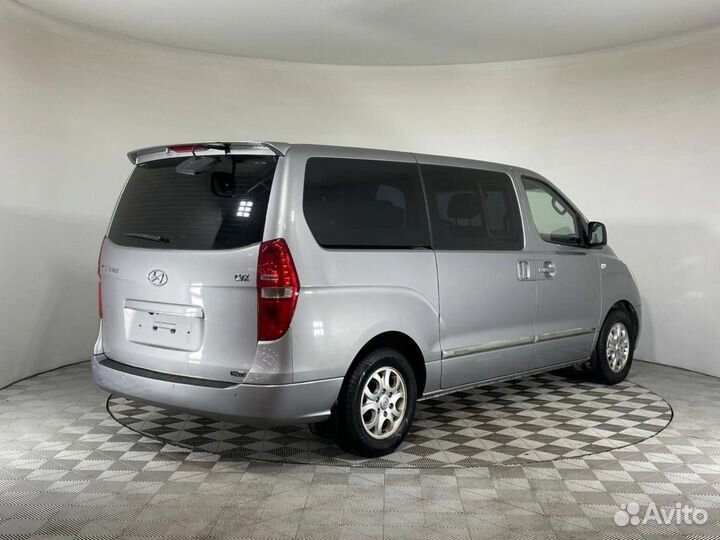 Hyundai Grand Starex 2.5 AT, 2014, 110 000 км