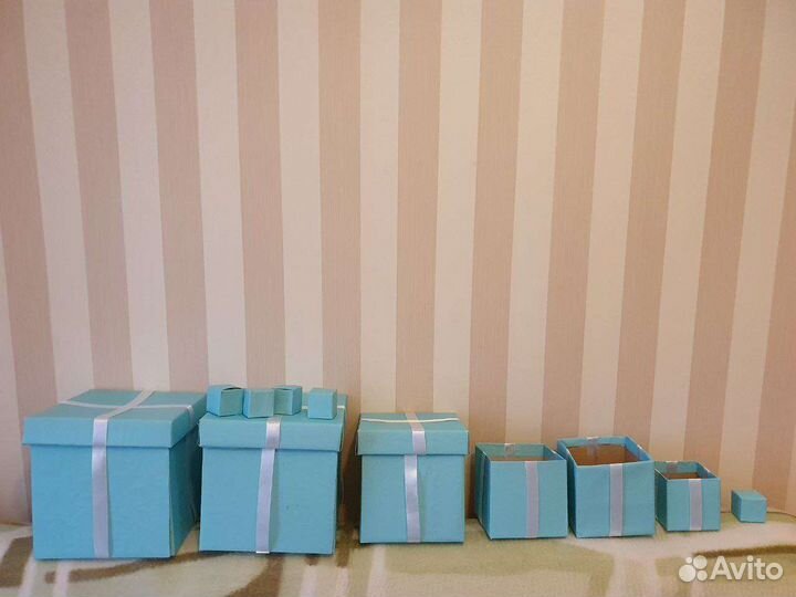 Картонные коробки цвета тиффани (бирюза)