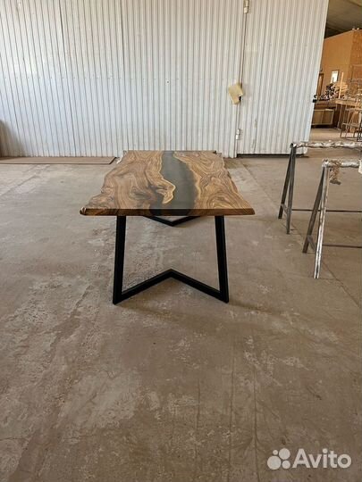 Стол река из слэба карагача