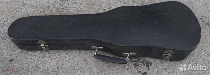 Скрипка в футляре