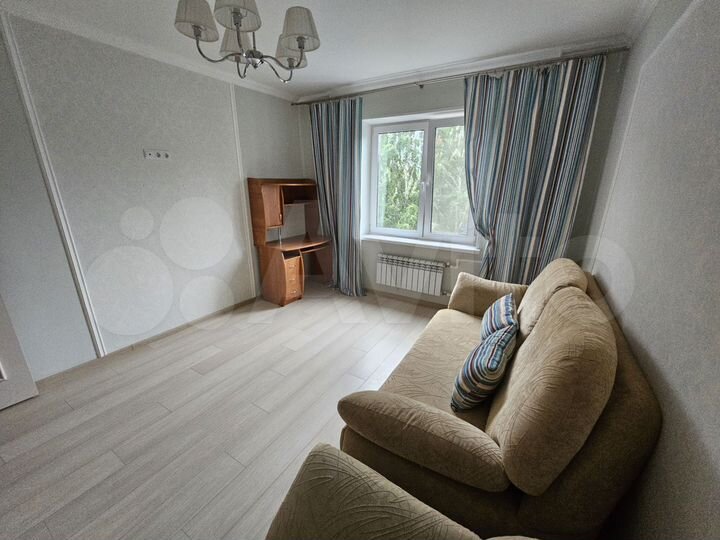 2-к. квартира, 54 м², 4/9 эт.