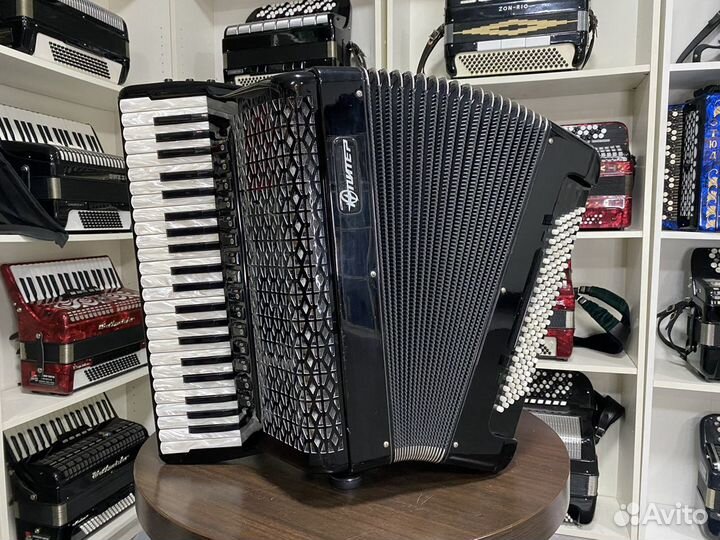 Аккордеон Юпитер цельнопланочный готово-выборный