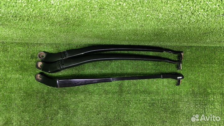 Левый поводок дворника порше каен 955 957 туарег 1