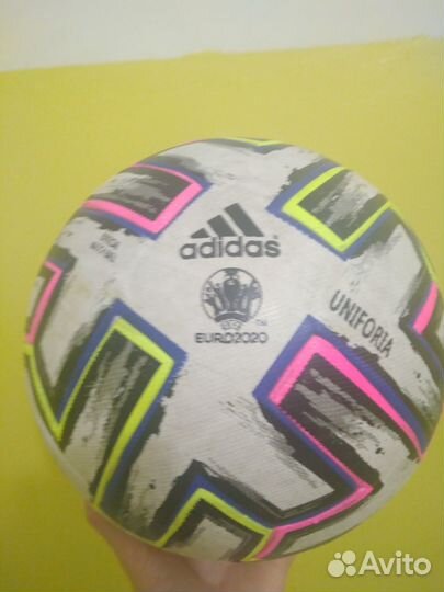 Футбольный мяч adidas uniforia euro 2020
