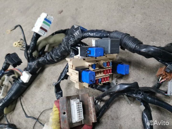 Проводка салона Nissan Tiida хэтчбек HR16 2007