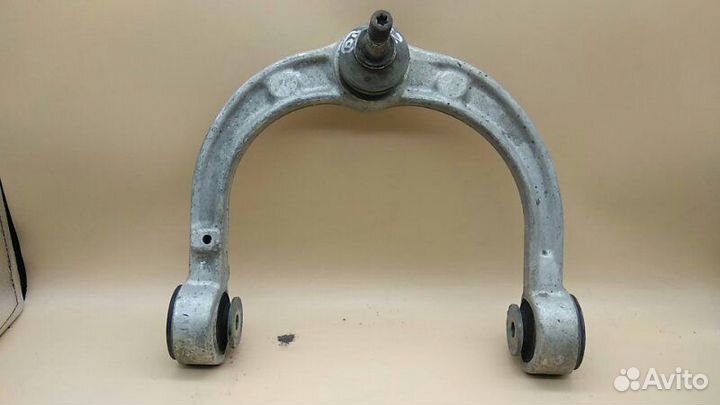 Рычаг подвески верхний передний левый