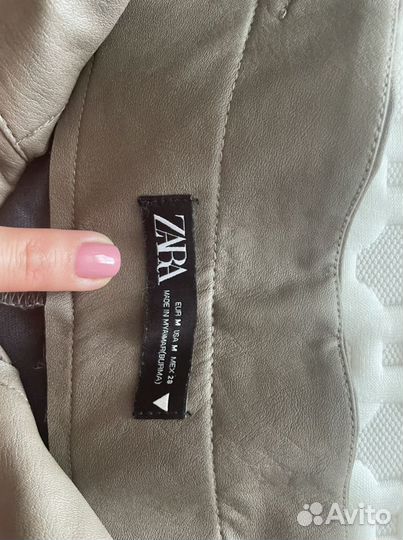 Шорты из экокожи Zara