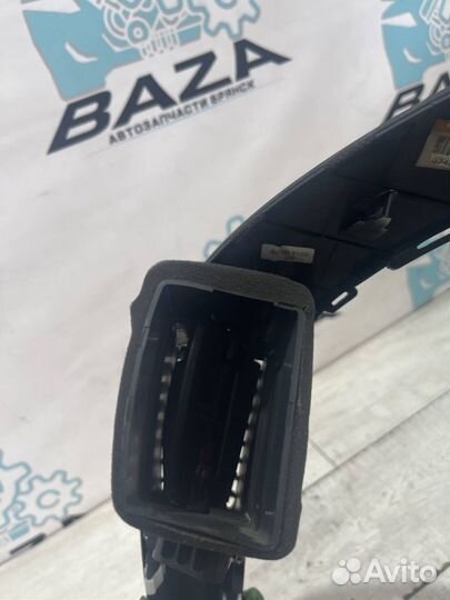 Дефлектор передний правый Kia Cerato 3