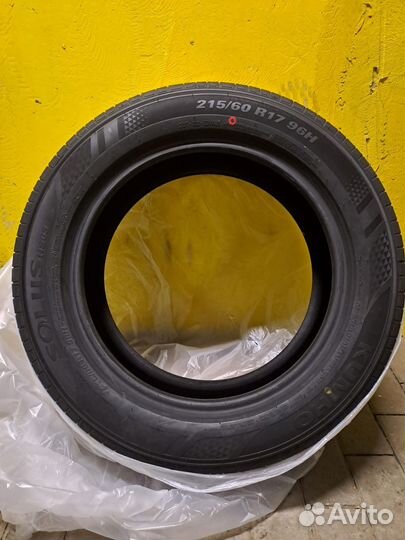 Kumho Solus HS63 215/60 R17