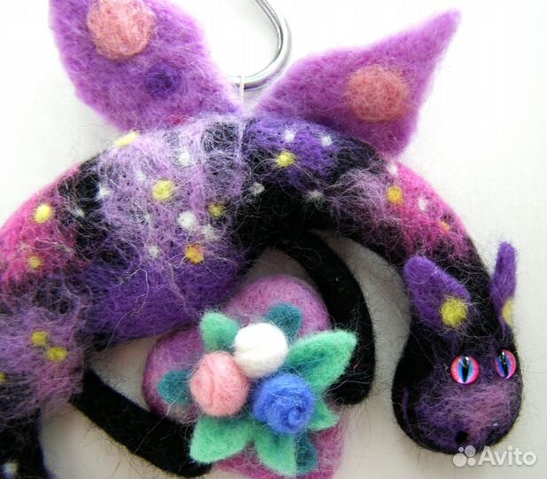 Игрушка дракон валяный летящий