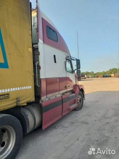 Volvo VNL 670, 2003