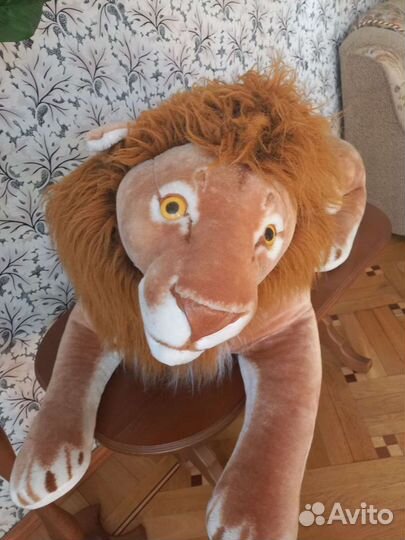 Большой лев(мягкая игрушка),очень красивый