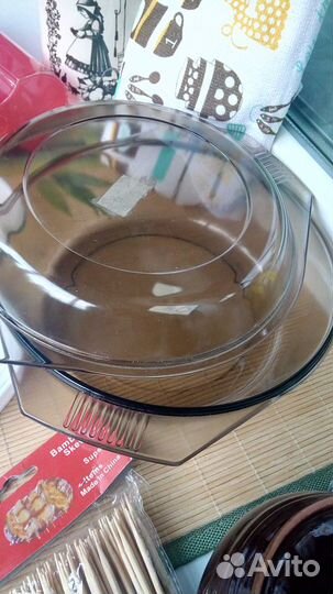 Посуда: горшочки, салатники, банки