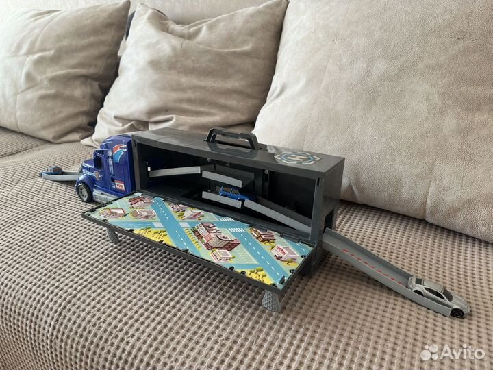 Машина игрушечная