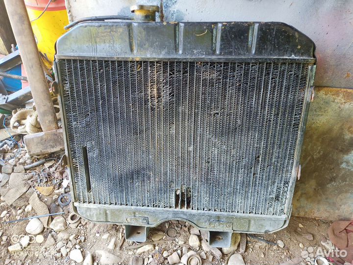 На УАЗ радиатор