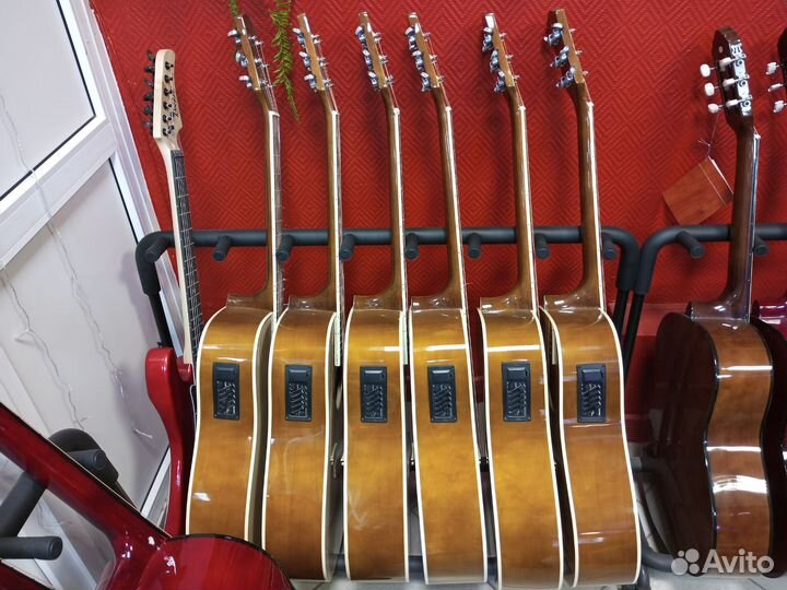 Гитара электроакустическая