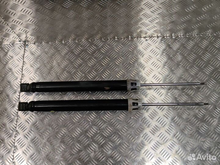 Амортизаторы задние на Ford Focus 3