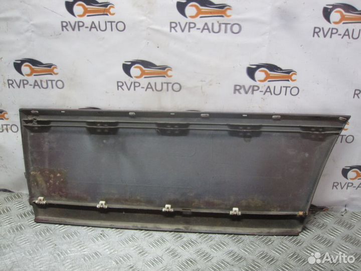 Молдинг двери правой Mercedes Benz W124 1984—1993