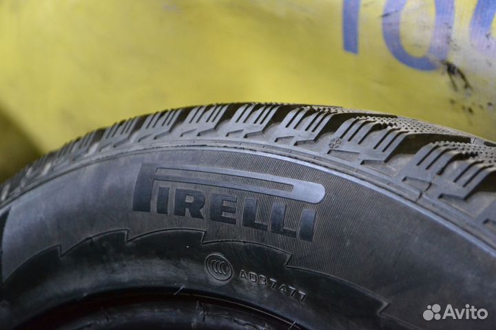 Pirelli Winter Ice Control 215/55 R17