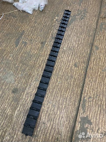 Обрезки гусиници от бурана