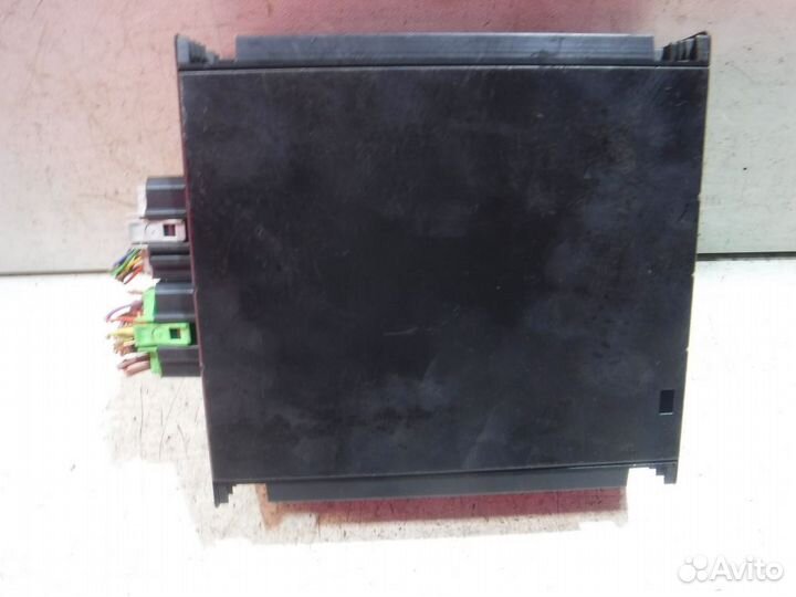 Усилитель акустической системы VW Passat B5