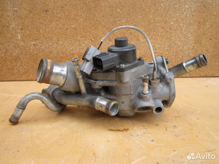 Корпус термостата Nissan