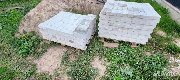 Кирпич белый силикатный пустотелый